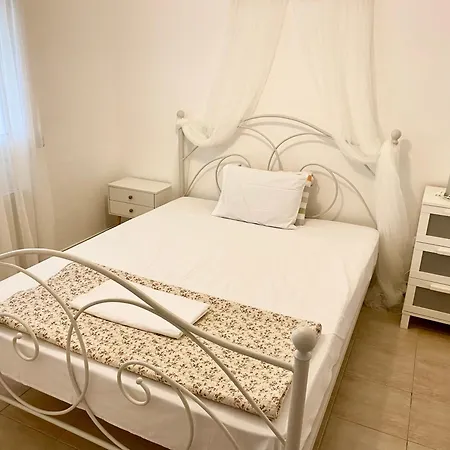 Nia Holiday home